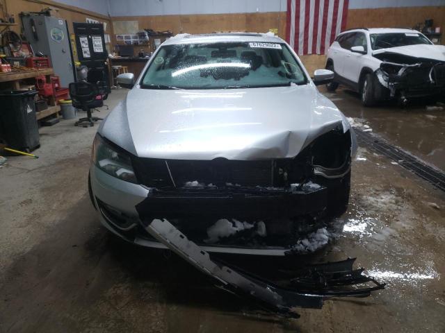 Photo 5 from auction – 2015 VOLKSWAGEN PASSAT SEL with VIN 1VWCV7A36FC041222