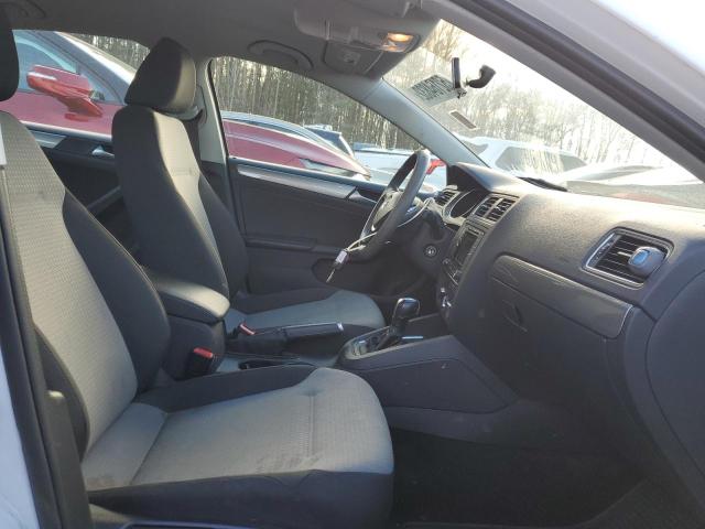 Photo 5 from auction – 2018 VOLKSWAGEN JETTA S with VIN 3VW2B7AJ3JM248306