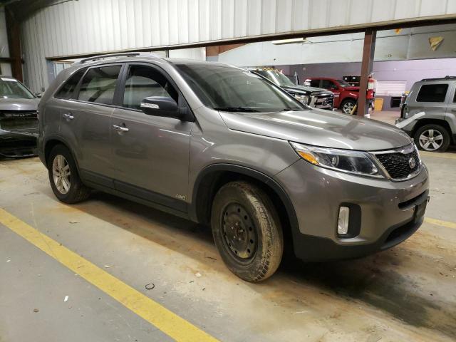 Photo 4 from auction – 2015 KIA SORENTO LX with VIN 5XYKTDA61FG614584