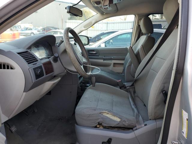 Photo 7 from auction – 2010 CHRYSLER TOWN AND C with VIN 2A4RR4DE4AR102526