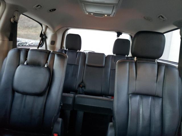Photo 10 from auction – 2015 CHRYSLER TOWN & COU with VIN 2C4RC1BG5FR751544