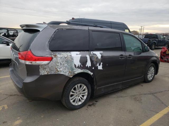 Photo 3 from auction – 2011 TOYOTA SIENNA XLE with VIN 5TDYK3DC5BS112795