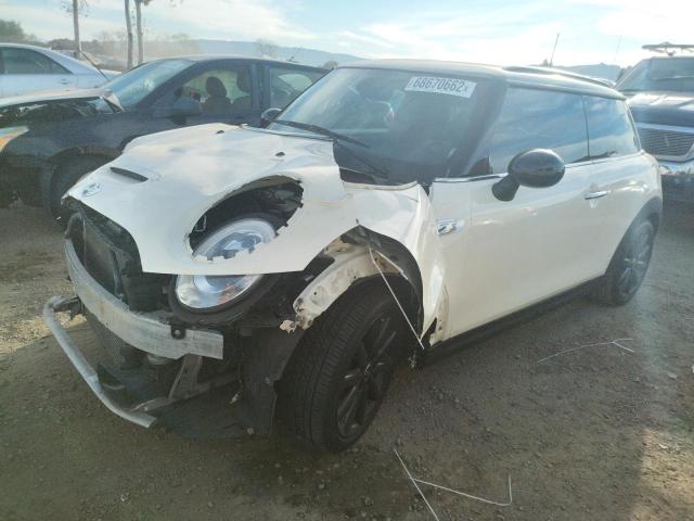 MINI COOPER S 2015 with VIN WMWXP7C53F2A42086 - Photo from auction