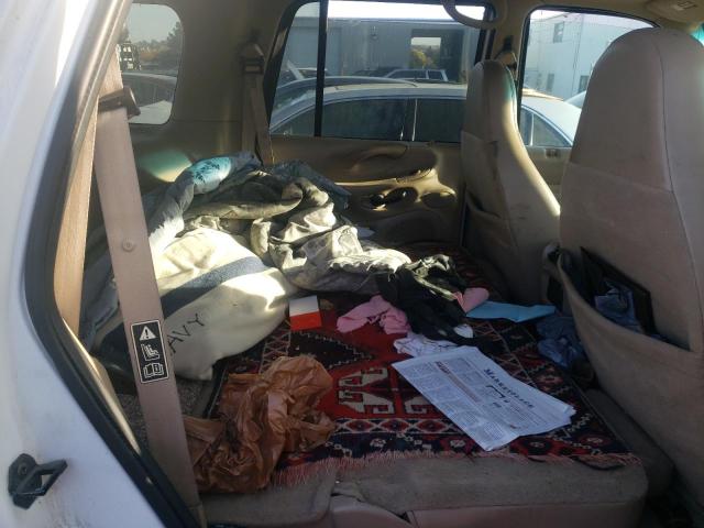 Photo 11 from auction – 2000 FORD EXPEDITION with VIN 1FMPU18L8YLA74263