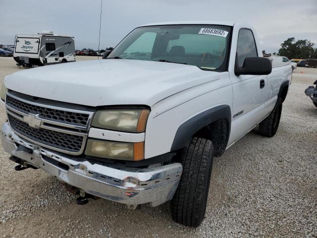 CHEVROLET SILVERADO 2005 with VIN 1GCHK24U25E323045 - Photo from auction