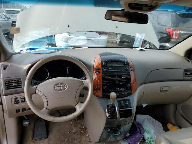 Photo 8 from auction – 2010 TOYOTA SIENNA XLE with VIN 5TDYK4CC2AS308621