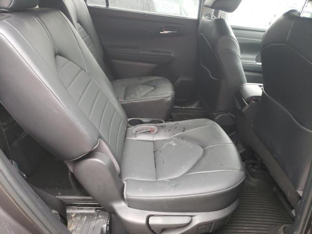 Photo 11 from auction – 2022 TOYOTA HIGHLANDER with VIN 5TDGBRCH1NS077446