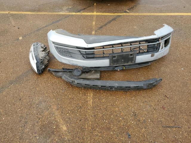 Photo 12 from auction – 2015 VOLKSWAGEN JETTA BASE with VIN 3VW2K7AJ1FM305402