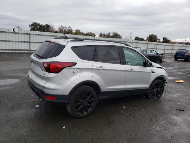 Photo 3 from auction – 2019 FORD ESCAPE SE with VIN 1FMCU9GD0KUB08575