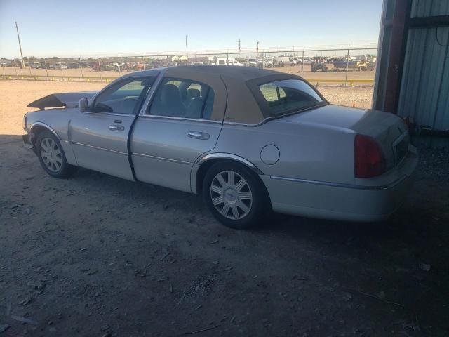 Photo 2 from auction – 2004 LINCOLN TOWN CAR U with VIN 1LNHM83W54Y618097