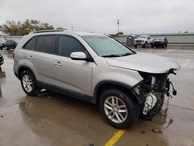 Photo 4 from auction – 2015 KIA SORENTO LX with VIN 5XYKT4A74FG612708
