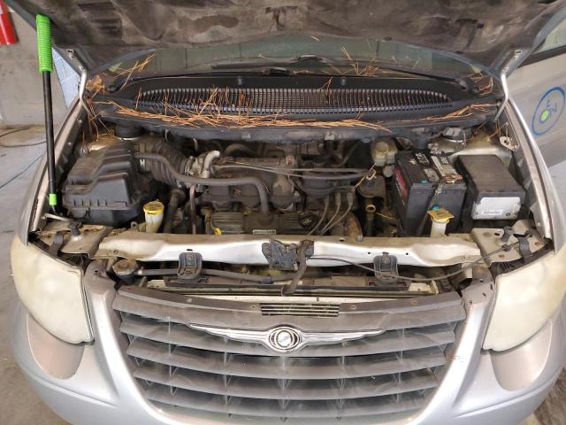 Photo 12 from auction – 2002 CHRYSLER TOWN AND C with VIN 1A4GP44R37B190637