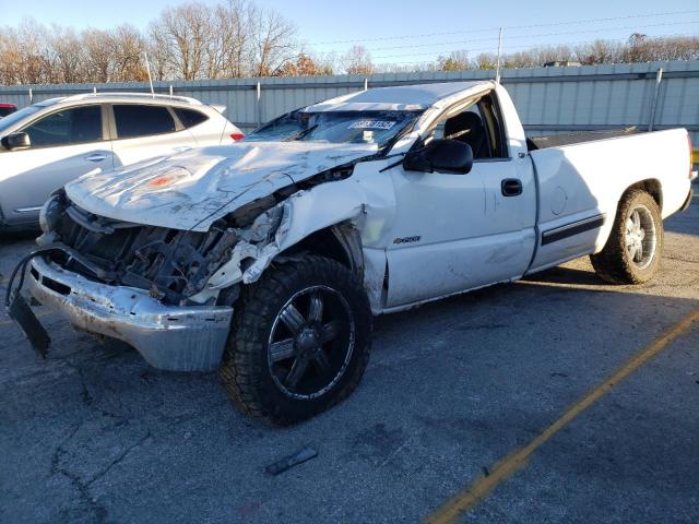 CHEVROLET SILVERADO 2000 with VIN 1GCEK14V3YE327969 - Photo from auction