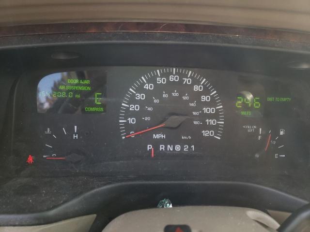 Photo 9 from auction – 2002 LINCOLN TOWN CAR S with VIN 1LNHM82W92Y632079