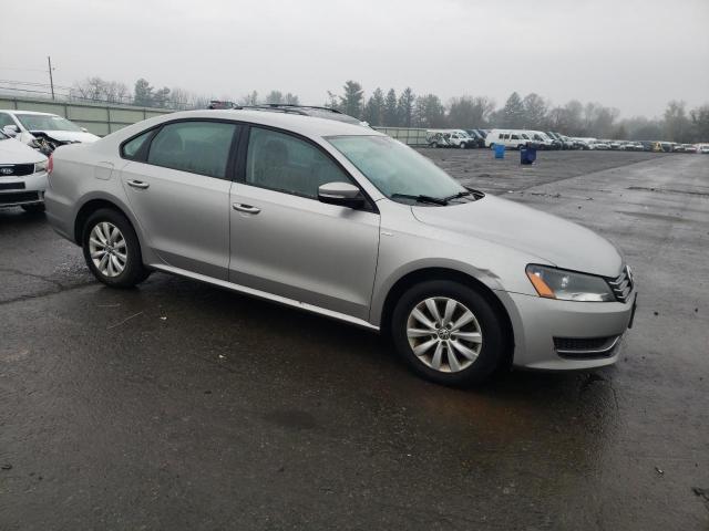 Photo 4 from auction – 2014 VOLKSWAGEN PASSAT S with VIN 1VWAT7A31EC098200
