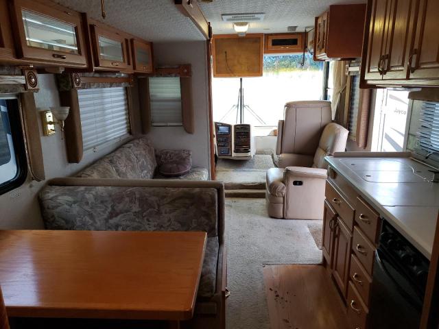 Photo 6 from auction – 2004 GULF STREAM SUN VOYAGE with VIN 5B4MP67G533362398