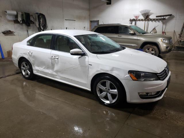 Photo 4 from auction – 2015 VOLKSWAGEN PASSAT S with VIN 1VWAS7A33FC113655