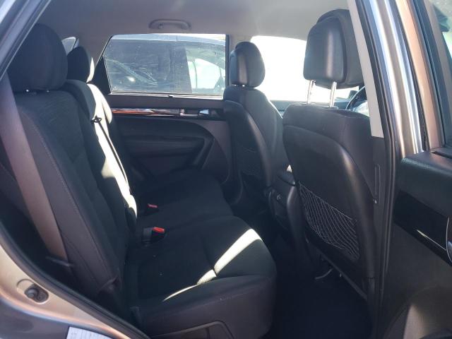 Photo 11 from auction – 2015 KIA SORENTO LX with VIN 5XYKTCA60FG563962