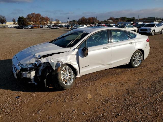 FORD FUSION SE 2019 with VIN 3FA6P0LU7KR206624 - Photo from auction