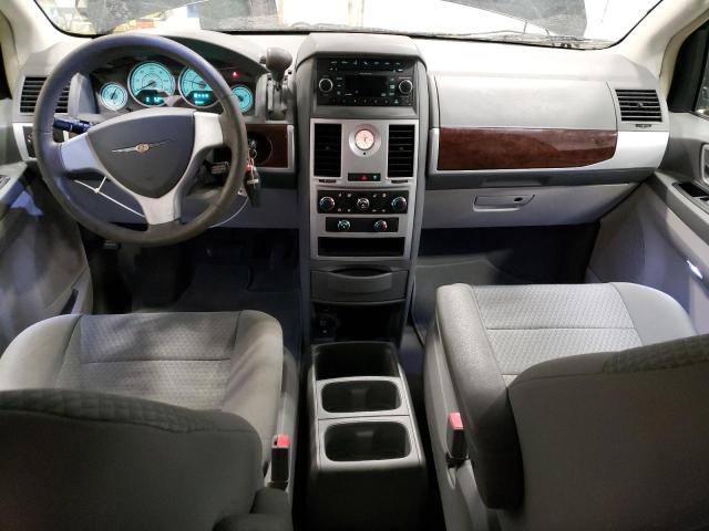 Photo 8 from auction – 2010 CHRYSLER TOWN & COU with VIN 2A4RR5D14AR138106