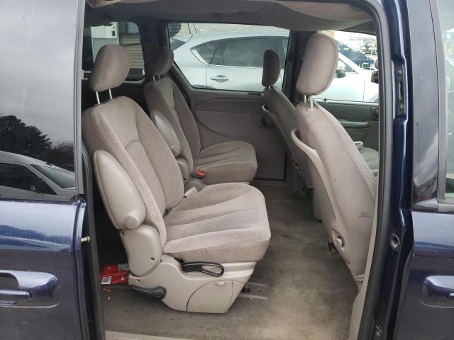Photo 11 from auction – 2004 CHRYSLER TOWN & COU with VIN 2C8GP24303R254469