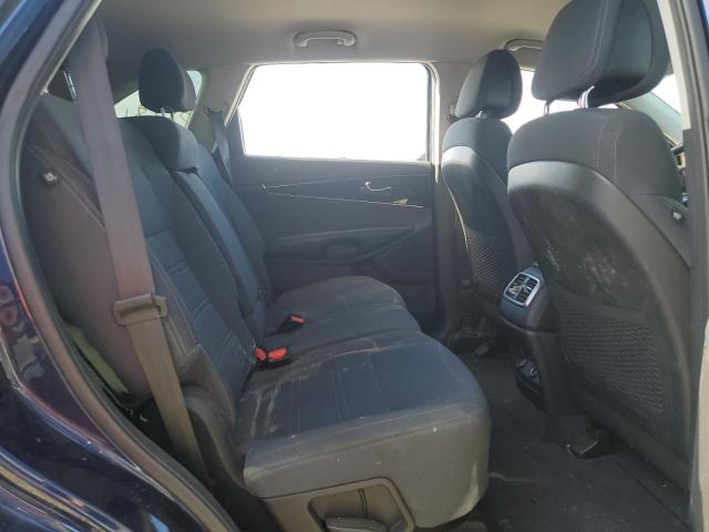 Photo 11 from auction – 2016 KIA SORENTO LX with VIN 5XYPG4A35GG185743