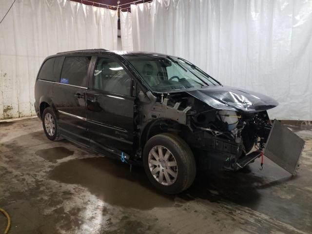 Photo 4 from auction – 2015 CHRYSLER TOWN & COU with VIN 2C4RC1BG7FR565858