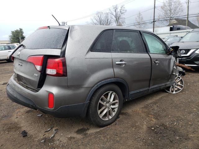 Photo 3 from auction – 2015 KIA SORENTO LX with VIN 5XYKTCA61FG557538