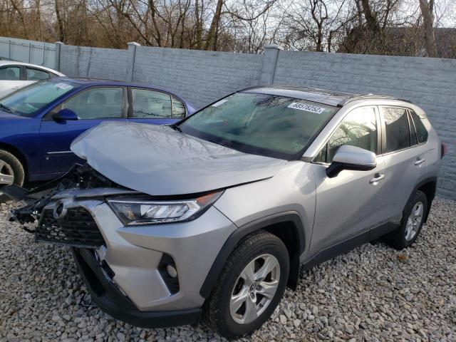 TOYOTA RAV4 XLE 2019 with VIN JTMP1RFV4KD005958 - Photo from auction