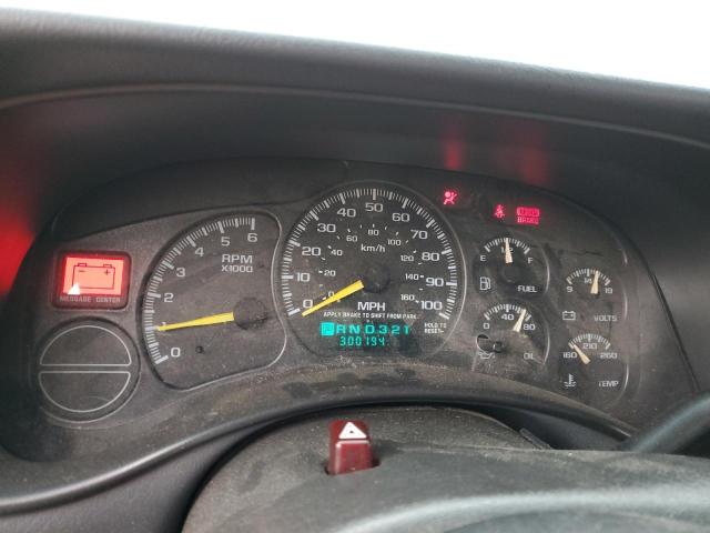 Photo 9 from auction – 2000 CHEVROLET SILVERADO with VIN 1GCEC19V0YZ164342