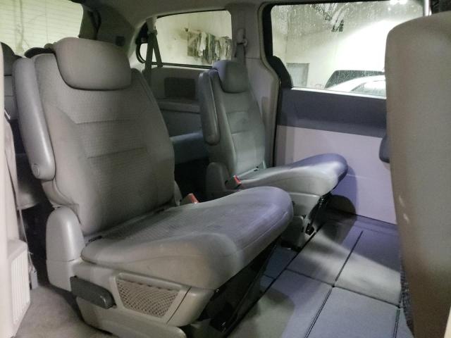 Photo 11 from auction – 2010 CHRYSLER TOWN & COU with VIN 2A4RR5D18AR442345