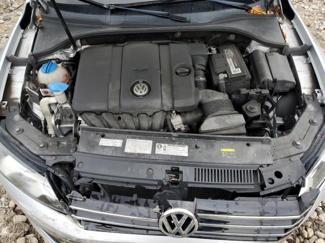 Photo 11 from auction – 2013 VOLKSWAGEN PASSAT S with VIN 1VWAP7A34DC133539
