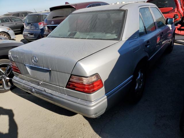 Photo 3 from auction – 1995 MERCEDES-BENZ E 320 BASE with VIN WDBEA32E2SC221807