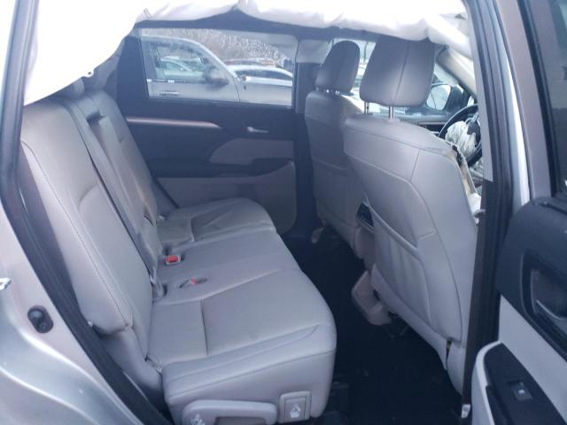 Photo 11 from auction – 2019 TOYOTA HIGHLANDER with VIN 5TDJZRFH9KS584734