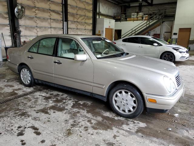 Photo 4 from auction – 1998 MERCEDES-BENZ E 320 4MAT with VIN WDBJF82FXWX011329