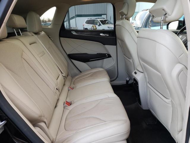 Photo 11 from auction – 2019 LINCOLN MKC RESERV with VIN 5LMCJ3D92KUL04049