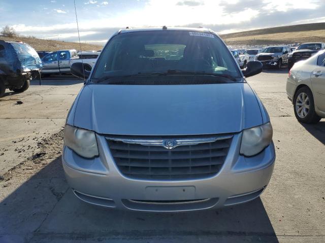 Photo 5 from auction – 2004 CHRYSLER TOWN AND C with VIN 2C4GP44R35R538201
