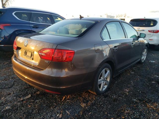 Photo 3 from auction – 2014 VOLKSWAGEN JETTA TDI with VIN 3VWLL7AJ4EM427428