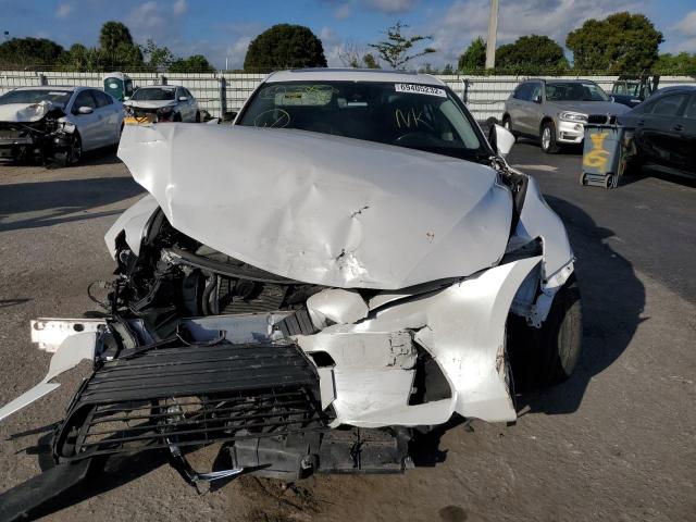 Photo 5 from auction – 2017 LEXUS IS 200T with VIN JTHBA1D25H5039641