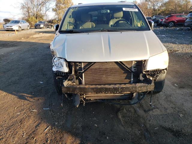 Photo 5 from auction – 2011 CHRYSLER TOWN & COU with VIN 2A4RR8DG7BR784165
