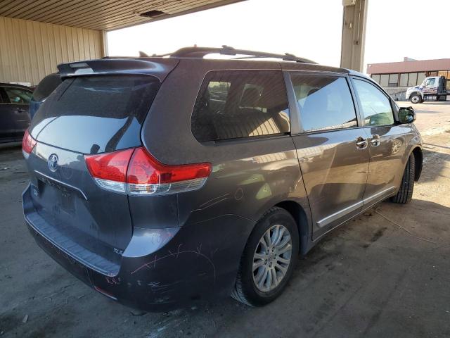 Photo 3 from auction – 2011 TOYOTA SIENNA XLE with VIN 5TDYK3DC5BS165822