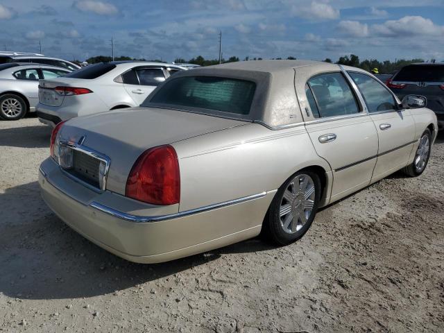 Photo 3 from auction – 2003 LINCOLN TOWN CAR C with VIN 1LNHM83W03Y607054