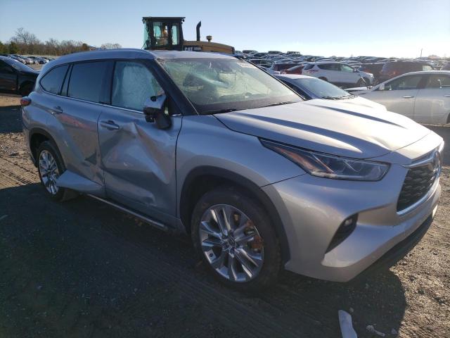 Photo 4 from auction – 2022 TOYOTA HIGHLANDER with VIN 5TDYZRAH8NS130484
