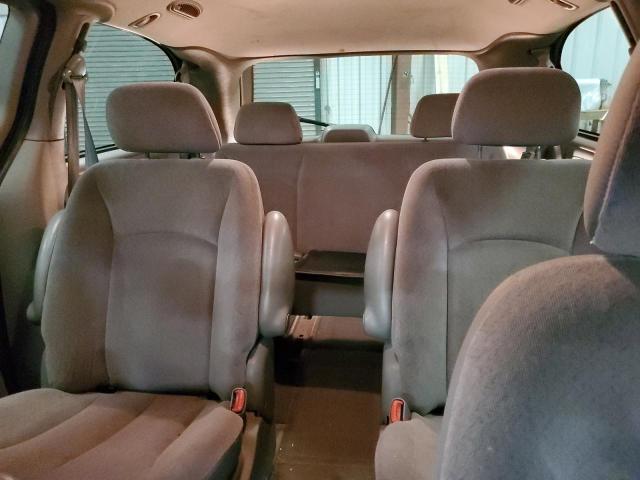 Photo 10 from auction – 2002 CHRYSLER TOWN & COU with VIN 2C4GP74L92R621897