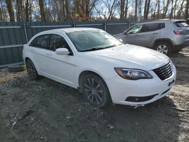 Photo 4 from auction – 2013 CHRYSLER 200 TOURIN with VIN 1C3CCBBG2DN720343