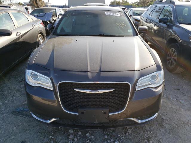 Photo 5 from auction – 2017 CHRYSLER 300 LIMITE with VIN 2C3CCAAGXHH661861