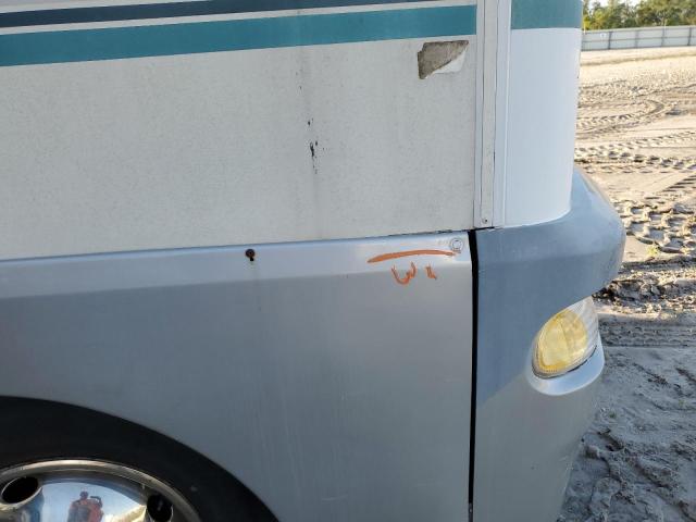Photo 9 from auction – 2001 WINNEBAGO CHIEFTAN with VIN 1FCNF53S810A04085