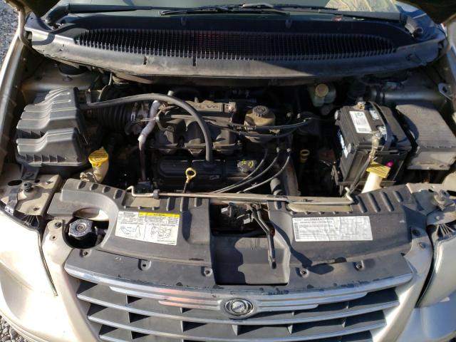 Photo 12 from auction – 2005 CHRYSLER TOWN & COU with VIN 2C8GP64L55R474006