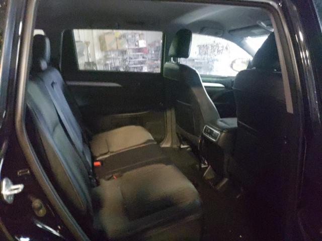 Photo 11 from auction – 2018 TOYOTA HIGHLANDER with VIN 5TDBZRFH0JS898680
