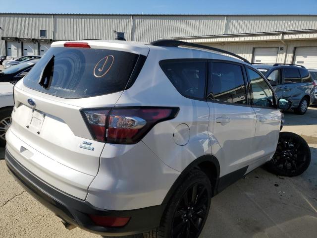Photo 3 from auction – 2017 FORD ESCAPE SE with VIN 1FMCU0GD7HUC46571